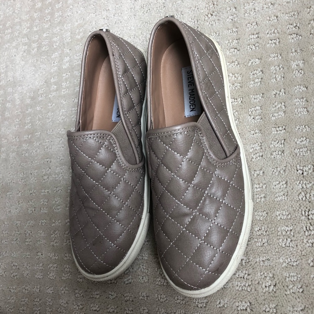 STEVE MADDEN  ECENTRCQ SLIP-ON SNEAKER size 7.5
